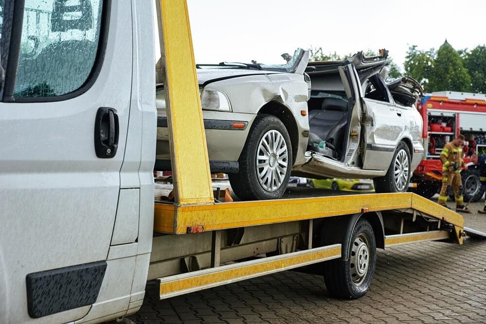How Emergency Towing Keeps Drivers Safe